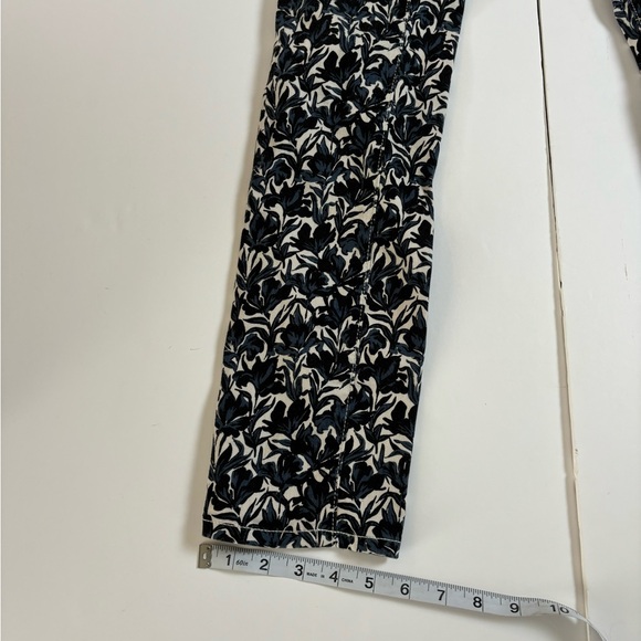 Tory Burch Pants Blue and White Floral Denim Size 25 Skinny Leg Low Rise Jeans - Picture 4 of 10